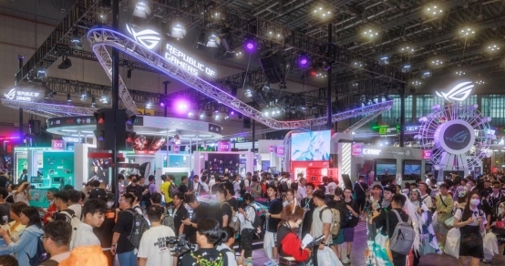 版电竞显示器与双模新品BW2025首秀！pg模拟器ROG 绝神 RO姬x初音未来(图4)