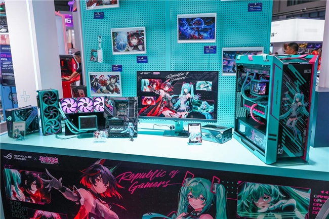 版电竞显示器与双模新品BW2025首秀！pg模拟器ROG 绝神 RO姬x初音未来(图6)