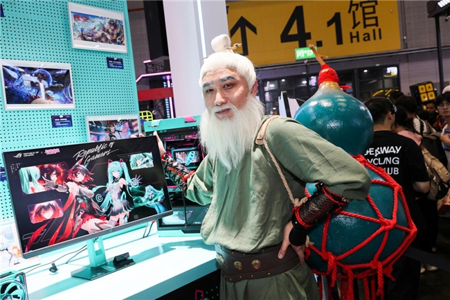 版电竞显示器与双模新品BW2025首秀！pg模拟器ROG 绝神 RO姬x初音未来(图12)
